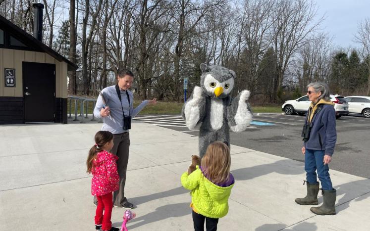 Owlbert and children exploring big feelings