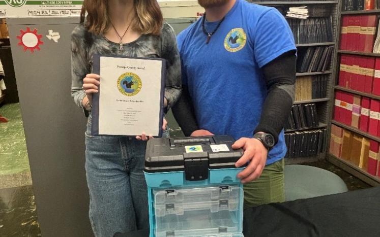 KSU students pictured with Geology Tote